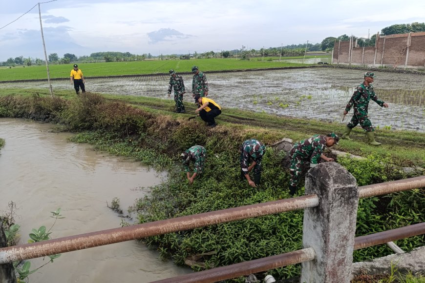Sinergi TNI-Polri di Balerejo: Gelar Kerja Bakti Massal Antisipasi Bencana Alam
